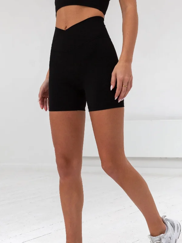 Studio Crossover Shorts - Black